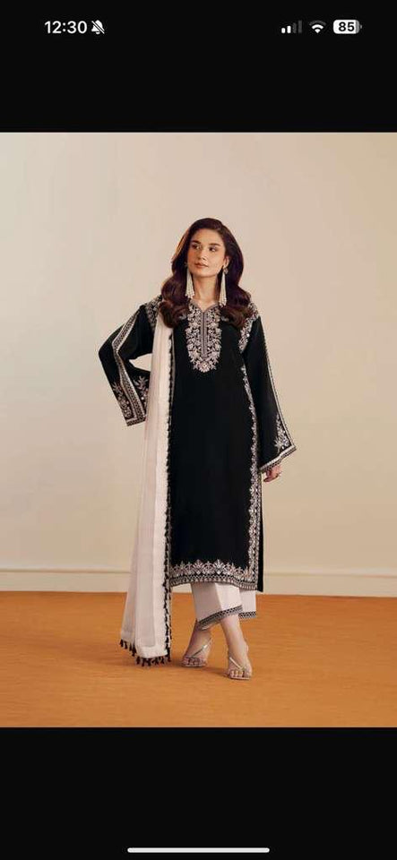 Chic Elegance: Silk with a Sheer Touch
